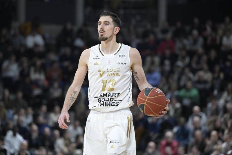 Nando De Colo dans l’histoire